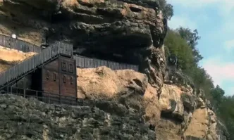 ВМРО закрива кампанията си в Крепчанския скален манастир, в който се пази най-стария текст, изписан на кирилица