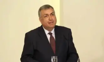 Поправките в Конституцията специално за служебното правителство са грешни и