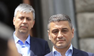 От Фейсбук профила на Красимир ЯнковНинова заплаши БСП да напусне
