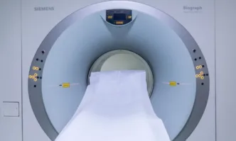 Мъж загина, след като беше засмукан от ЯМР апарат заради метално колие