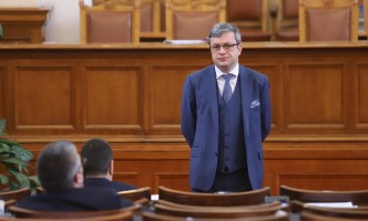 Тома Биков към мнозинството: Ходете да се молите на г-н Димитър Радев да остане в БНБ