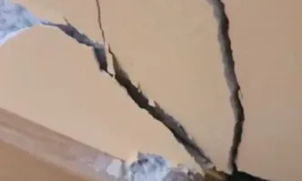 Кошмарът за хората от напукания и негоден за обитаване блок