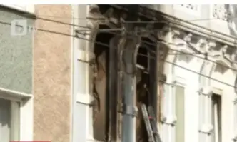 Второ българско семейство и бебето им са пострадали в пламъците