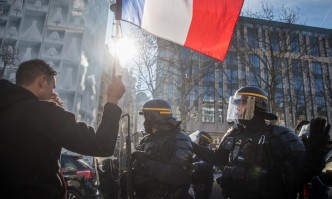 Френският конвой на свободата протестиращ срещу ковид рестрикциите премина през