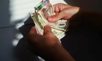 Арестуван е 52 годишен мъж87 годишна жена е дала 1000 лв на