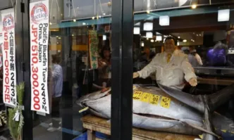 Японски предприемач постигна нов рекорд на традиционния новогодишен аукцион на