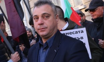 Бившият депутат от ВМРО сподели че през последните дни по
