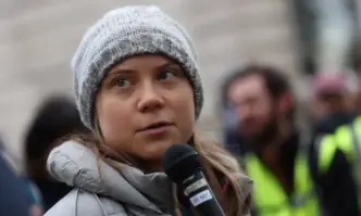 Екоактивистката Грета Тунберг е била задържана от полицията в Лондон