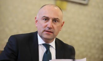 След дни на скандали и бурни дебати днес Народното събрание