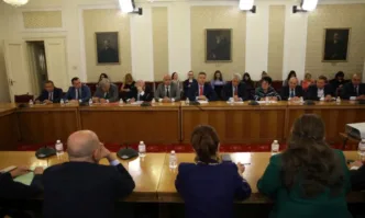 Тези консултации изискват от нас да осъзнаем отговорността която стои