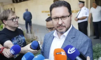 Министър Митов: Няма кибератака при инцидента със самолета на Урсула фон дер Лайен