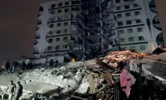 Взрив на газопровод в Турция след опустошителните земетресения