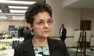Петкова: Данък свръхпечалба ще е еднократен за 2027 г.