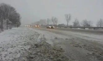 Ограничено е движението за всички автомобили по АМ Тракия в
