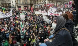 250 000 протестират в Париж