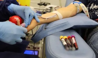 След призива на лекари и пациенти: Опашки за даряване на кръвна плазма