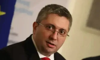 С изумление слушам опонентите ни които смело тръбят че правителствата