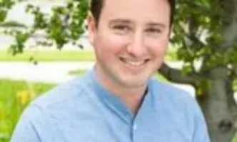 Френски икономист: Отказът за облагане на богатите блокира Франция и губи време