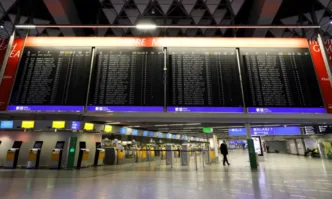 Транспортната мрежа на Германия спира почти напълно в понеделник тъй