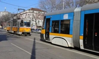 Обмисля се намаляване на работното време на градския транспорт в София