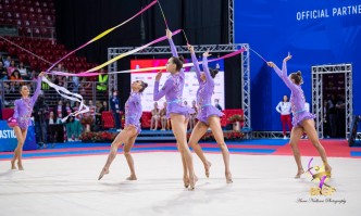 Българският национален ансамбъл по художествена гимнастика продължи с добрите си
