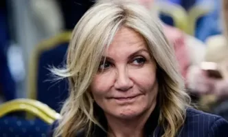 Съпругата на гръцкия премиер Кириакос Мицотакис Марева Грабовски Мицотакис е пострадала