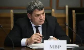 Проблемът с бежанците ескалира коментира за БНТ бившият главен секретар