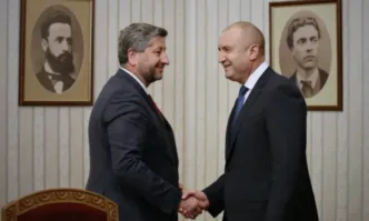 Хората от моята кохорта са завършили американски академии а от