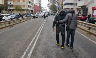 51 души са загинали след като проливен дъжд причини внезапни