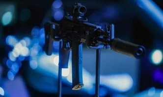 Калашников пусна оръжие, което учи собственика си как да стреля
