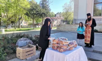 В Ловеч ще раздават Великденски козунаци на гражданите