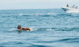Цанков, който преплува Бургаския залив: Имаше схващания, големи вълни и делфини
