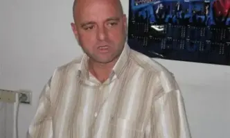 Той е баща на скандално известния 19 годишен насилник ВасилЗадържаха прокурора