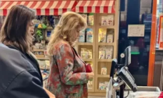 Много евтин ПР от президентството