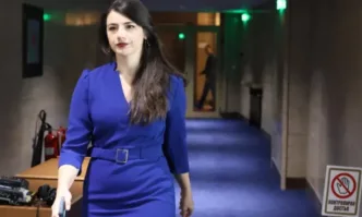 Тръгва делото по казуса Корал срещу депутата от ПП-ДБ Лена Бориславова
