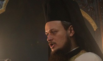 Отлъченият от църквата Дионисий заедно с организация наречена Агора България