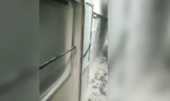 Кадрите са заснети от пътник в бързия влак от Варна