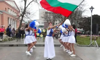 Луковит отбеляза националния празник с общоградско тържество и традиционна възстановка