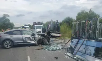 Пътят между селата Звъничево и Лозен е временно затворен заради