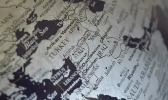 Атакувана е американска въздушна база в Ирак. Има пострадали