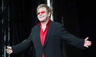 Елтън Джон предлага на търг в Christie s в Ню Йорк