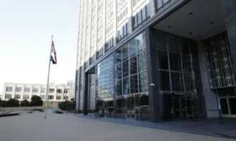 На 23 01 2023 г в щата Флорида САЩ 12 членно федерално жури