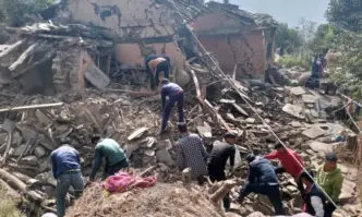 Стотици загинали и ранени след земетресение в Непал (ВИДЕО)