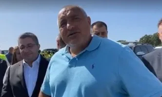 Борисов посрещнат с аплодисменти в Плевен. На кой да се предадем, пита той