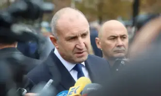 В Международния ден в памет на Холокоста издигайки глас за