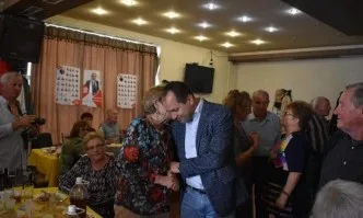 БСП завъртяха грозна политическа провокация във Враца, замесиха местен пенсионерски клуб