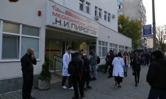Мерките на Кацаров внесоха хаос и напрежение сред лекари и медицински работници