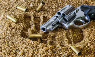 11-годишно дете застреля с писотолет други две деца заради чипс