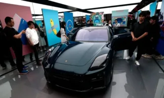 Германският производител на спортни автомобили Porsche предупреди служителите си да