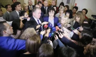 Нинова брани разследваните си депутати: Няма да изключим остриетата си